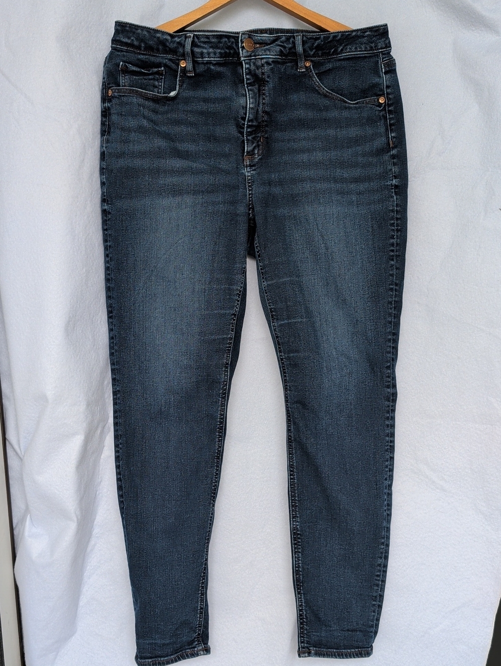Loft Dark Wash Women’s Curvy Skinny high rise Jeans size 14 / 32